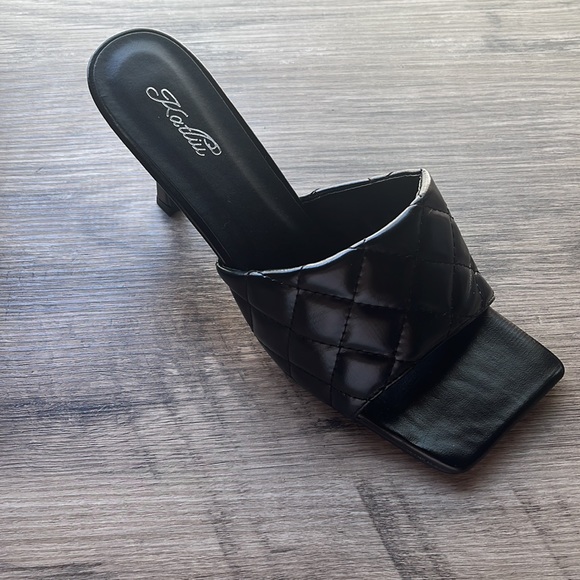 New with tags Women’s Black Quilted Open Square Toe Sandal Heel Mule Size 11 - Picture 2 of 11